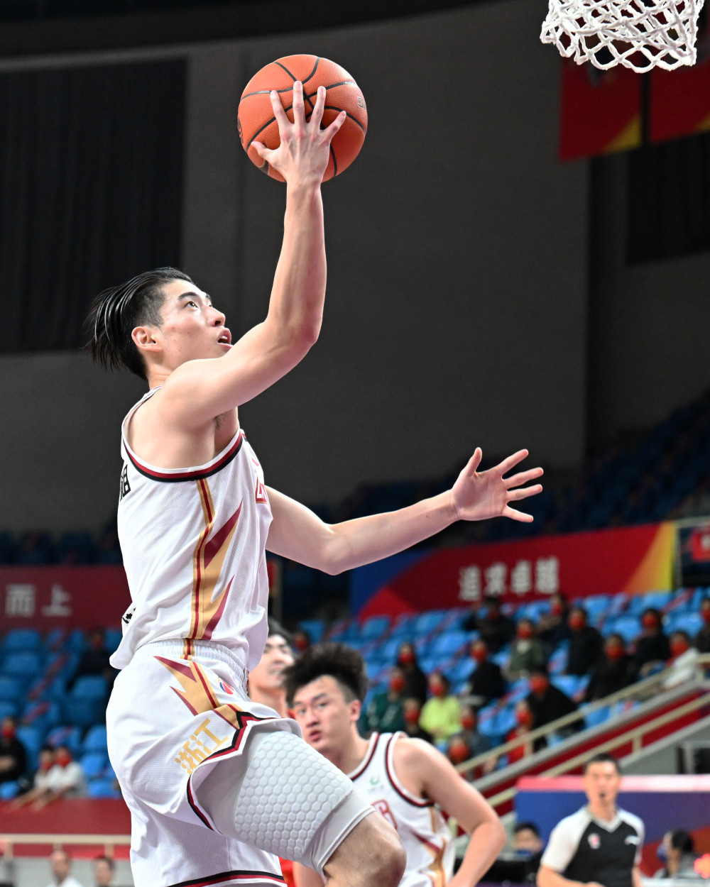 详细阅读:关于冲刺阶段浙江稠州迎来里程碑——欧篮联节点到来,态度坚定,赛程密集仍需轮换的信息 关于冲刺阶段浙江稠州迎来里程碑——欧篮联节点到来,态度坚定,赛程密集仍需轮换的信息